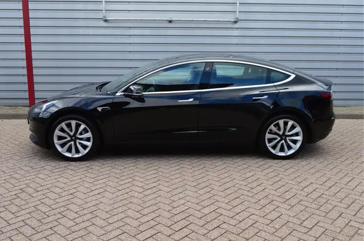 Left hand drive TESLA MODEL 3 Standard RWD Plus 60 kWh
